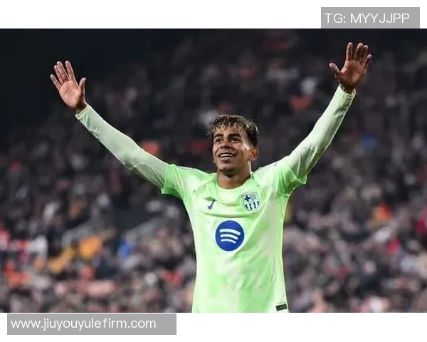 亚马尔重返巴塞罗那积极进行康复治疗全力恢复状态