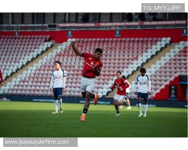 曼联形势向好冬窗不再急迫莱昂外租或成新选择